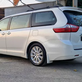 Toyota Sienna 2016
