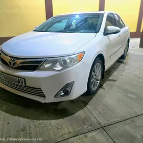 Toyota Camry 2013