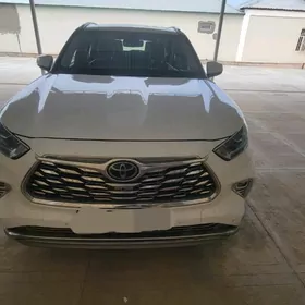 Toyota Highlander 2022