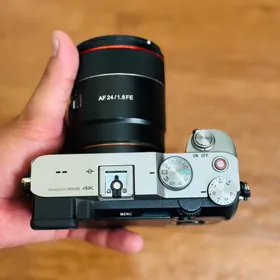 Sony A7 C 24 mm obyektiw