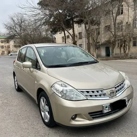 Nissan Tiida 2009