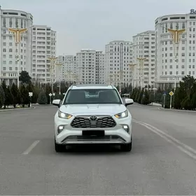 Toyota Highlander 2021