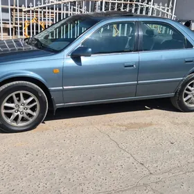 Toyota Camry 2000