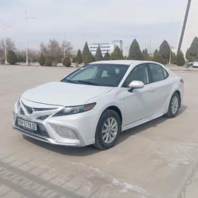 Toyota Camry 2022