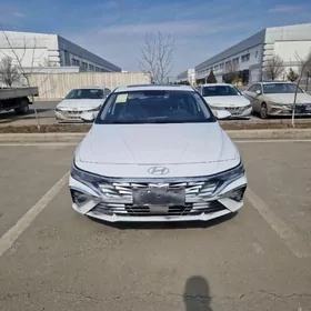 Hyundai Elantra 2025