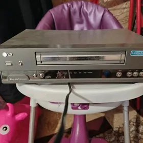 Видеомагнитофон