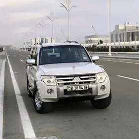 Mitsubishi Pajero 2008