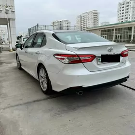 Toyota Camry 2018