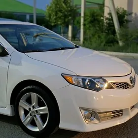 Toyota Camry 2014