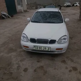 Daewoo Leganza 2002