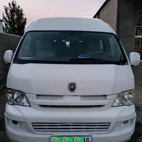Toyota Hiace 2012