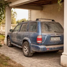 Nissan Pathfinder 2003