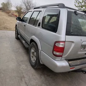 Nissan Pathfinder 2001