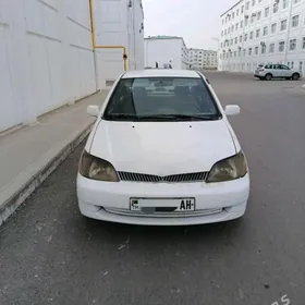 Toyota Echo 2001