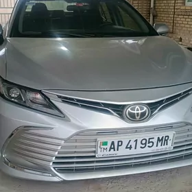Toyota Camry 2019