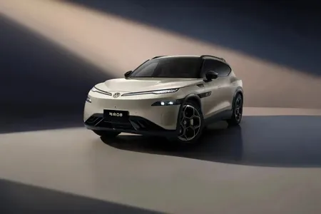 Volkswagen panorama üçekli we rahat dynç alşa niýetlenen täze krossowerini hödürleýär