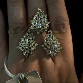 gyzyl brilyant gulakhalka