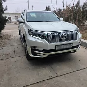 Toyota Land Cruiser Prado 2023
