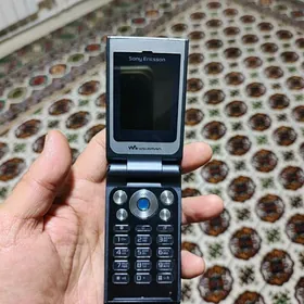 Sony Ericsson W380i prastoy
