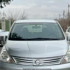 Nissan Versa 2012