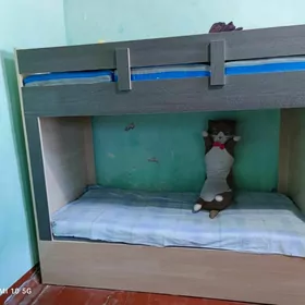 двухъярусная кровать