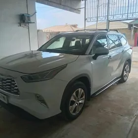Toyota Highlander 2021
