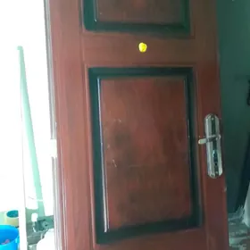 ВХОДНАЯ ДВЕРЬ