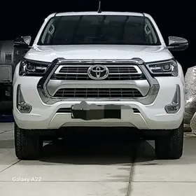 Toyota Hilux 2024