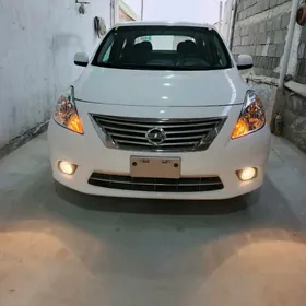 Nissan Versa 2013