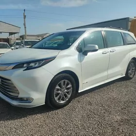 Toyota Sienna 2023