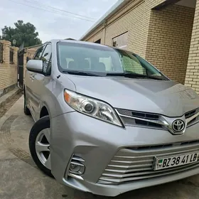 Toyota Sienna 2012