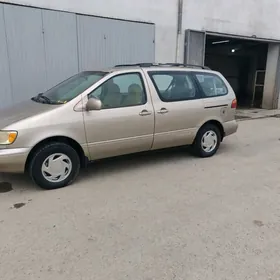 Toyota Sienna 2000