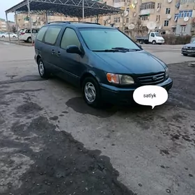 Toyota Sienna 2001