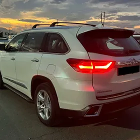 Toyota Highlander 2018