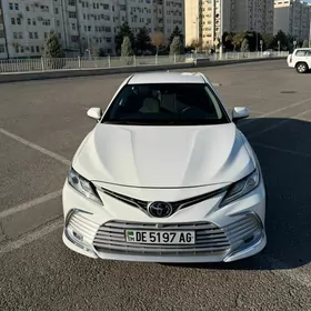 Toyota Camry 2020