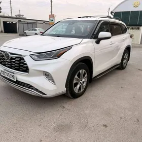 Toyota Highlander 2021