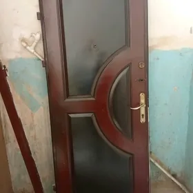 НАРУЖНАЯ ДВЕРЬ