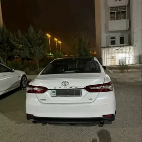 Toyota Camry 2018