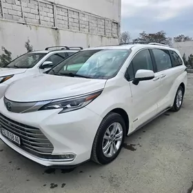 Toyota Sienna 2021