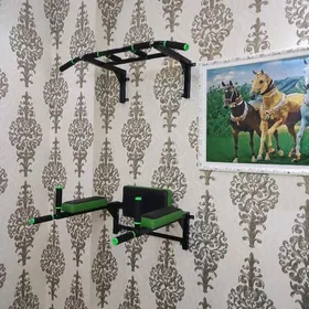 настенный бруся турник