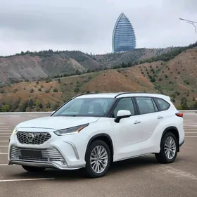 Toyota Highlander 2022