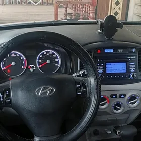 Hyundai Accent 2011