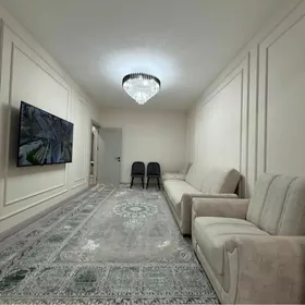 2 ком 10 мкр 1 этаж дворик