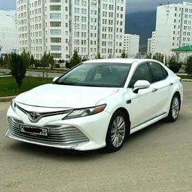 Toyota Camry 2018