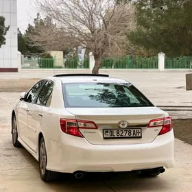 Toyota Camry 2012