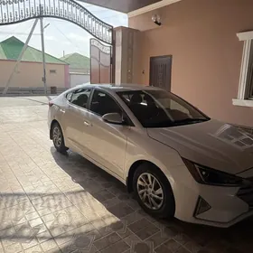 Hyundai Elantra 2020