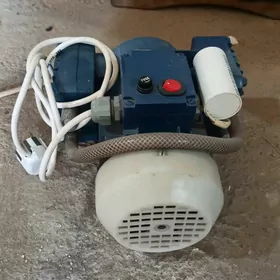 Вакуумный насос новый