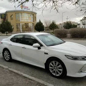 Toyota Camry 2019