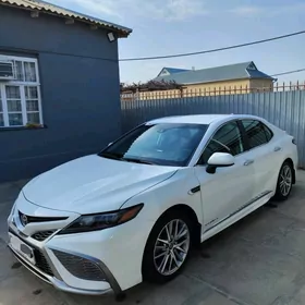 Toyota Camry 2021