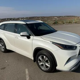 Toyota Highlander 2021